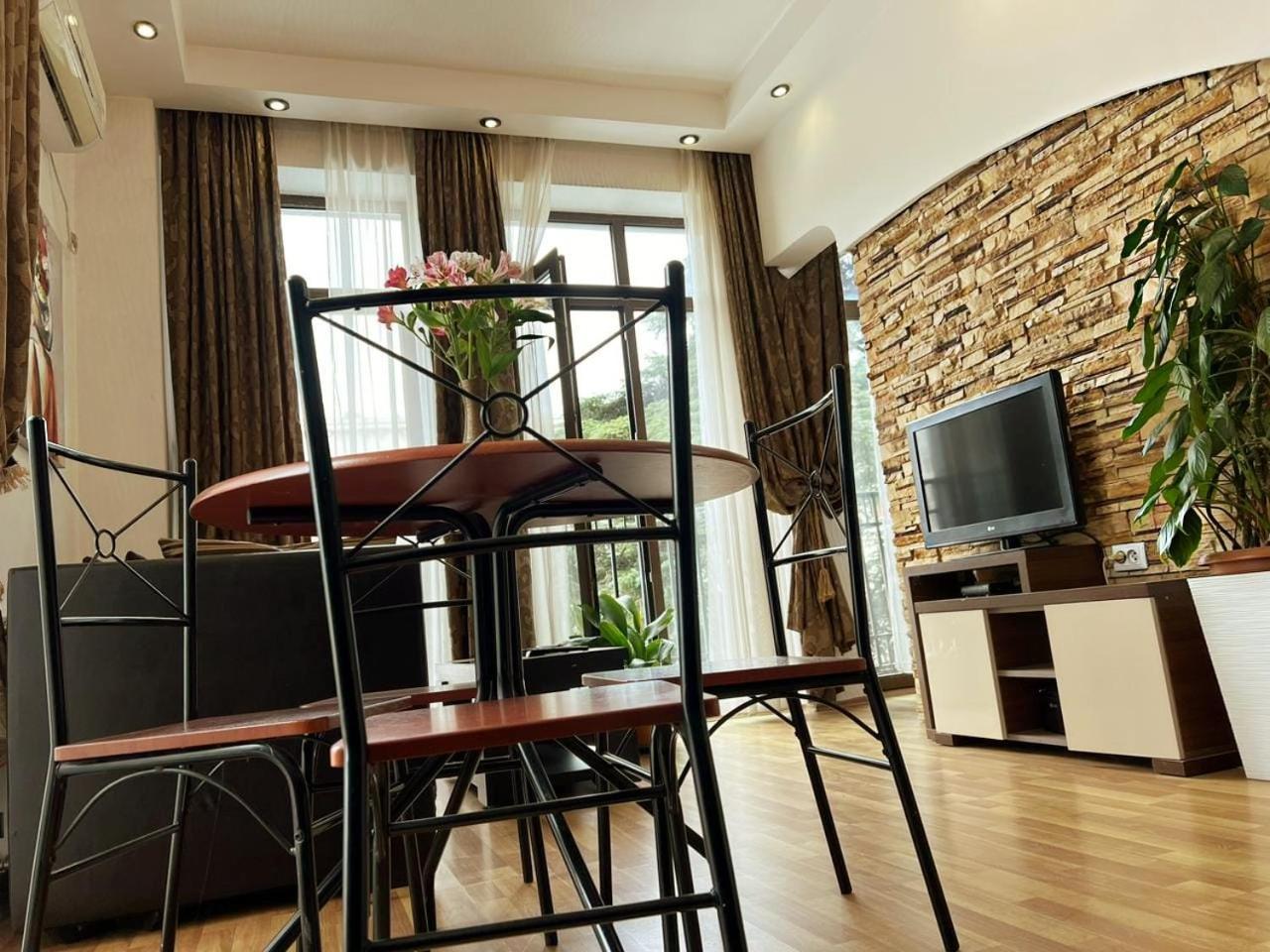 Cozy Apartment In The City Center Mtatsminda Tbilisi Luaran gambar
